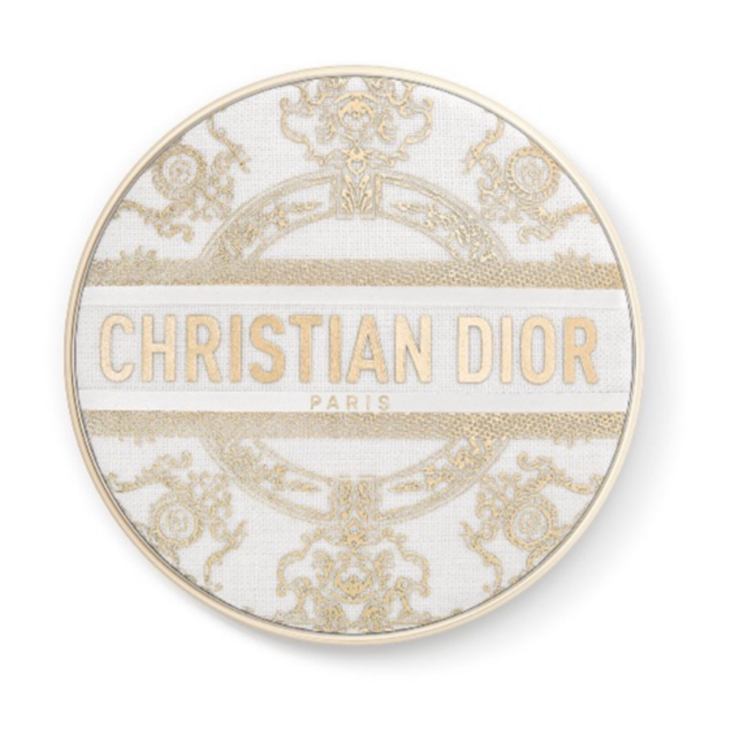 Dior(ディオール)のDIOR ディオールスキンフォーエヴァークッションケース・リフィルセット コスメ/美容のベースメイク/化粧品(ファンデーション)の商品写真