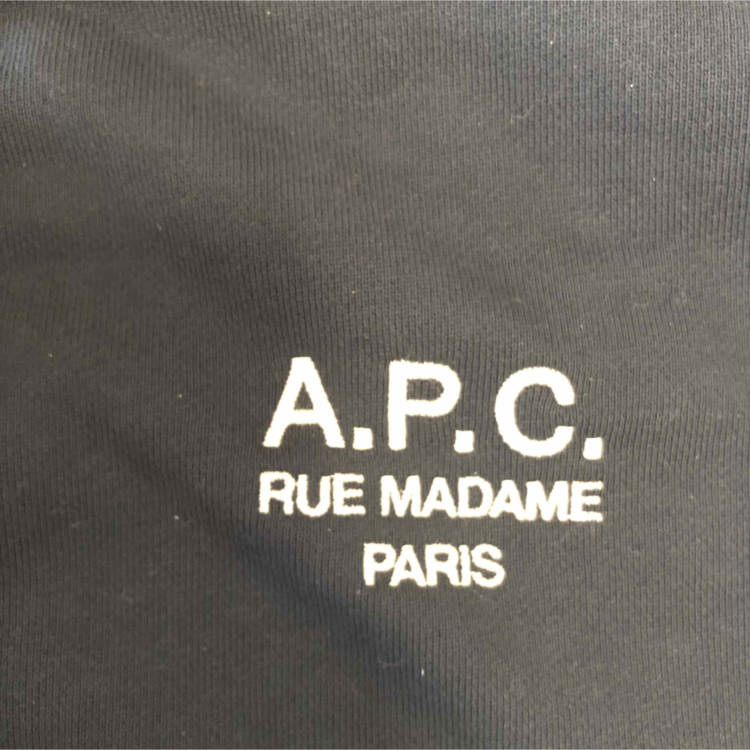 A.P.C(アーペーセー)の★値下げ交渉OK★一度のみ着用美品APCロゴスウェット レディースのトップス(トレーナー/スウェット)の商品写真