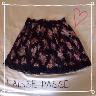 レッセパッセ(LAISSE PASSE)の花柄スカート(ミニスカート)