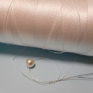 グンゼ(GUNZE)の新品  業務用真珠の糸10ｍ（GPT20ホワイト）糸替え  修理 リフォーム(生地/糸)