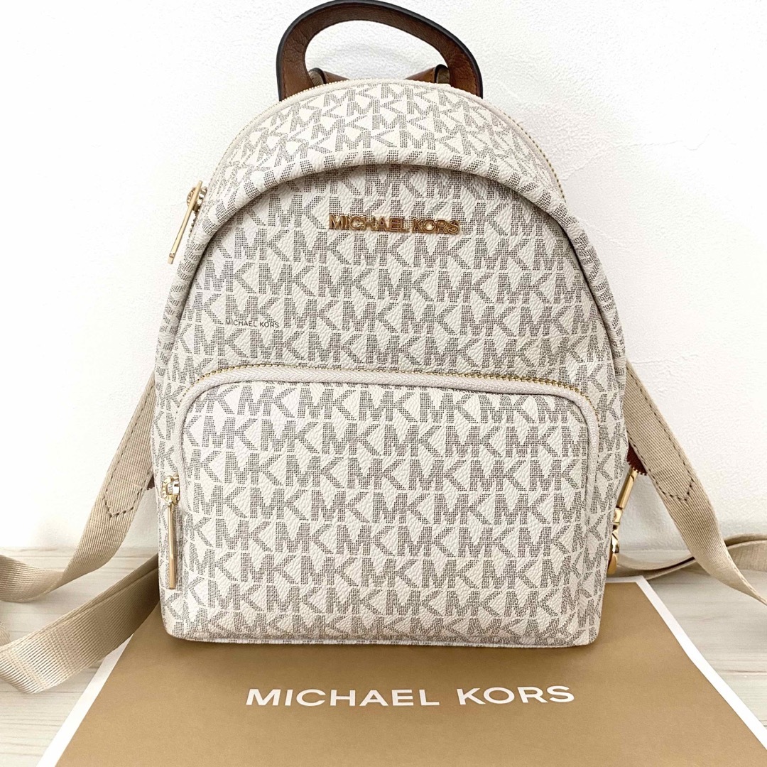 Michael Kors(マイケルコース)のMICHAEL KORSリュック  ホワイト   リュック レディースのバッグ(リュック/バックパック)の商品写真
