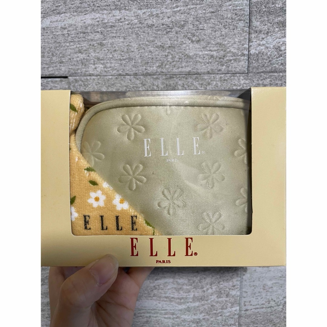 ELLE(エル)のELLE エル　ポーチ　ハンカチ レディースのファッション小物(ポーチ)の商品写真