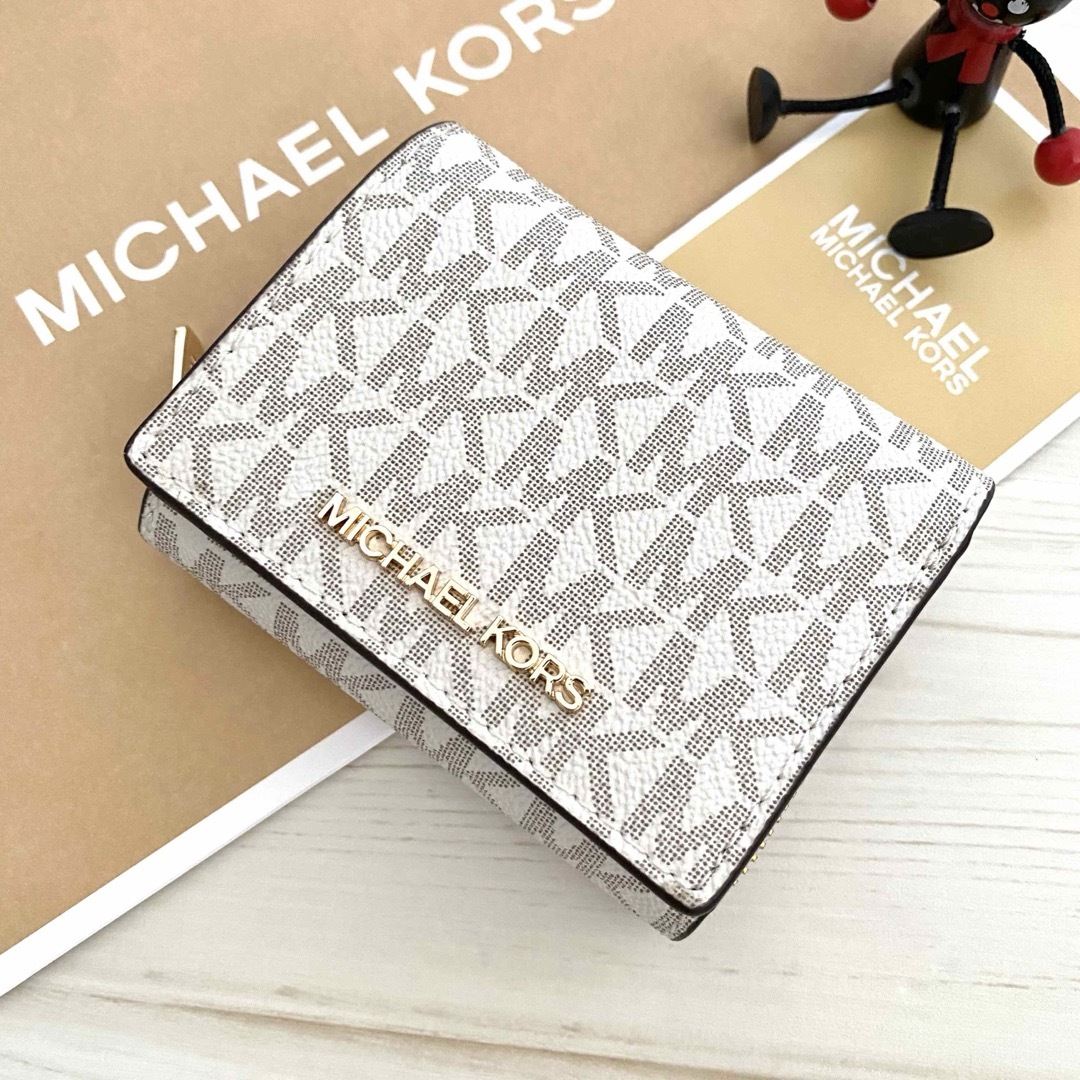 新品 MICHAEL KORS折り財布 ホワイト 三つ折り財布 新品 MICHAEL KORS折り財布 ホワイト 三つ折り財布