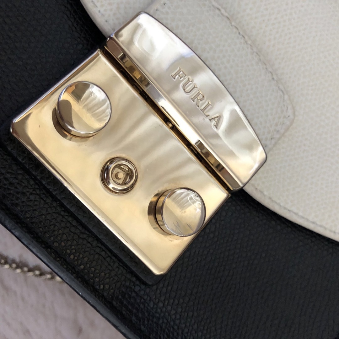 Furla(フルラ)の☺︎FURLA フルラ　メトロポリス　限定色☺︎ レディースのバッグ(ショルダーバッグ)の商品写真