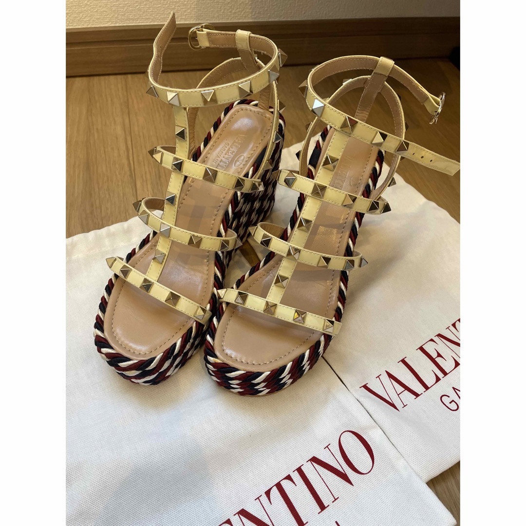 靴/シューズVALENTINO サンダル