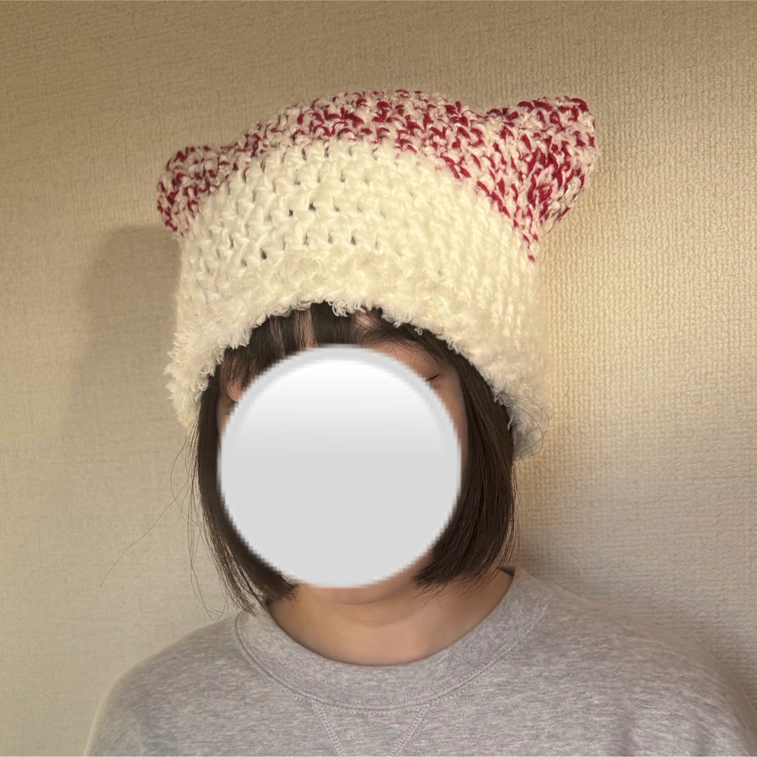 ☆ハンドメイド☆猫耳ニット帽☆赤×白☆クロシェ☆クラッシャーハット☆Y2K☆ レディースの帽子(ニット帽/ビーニー)の商品写真