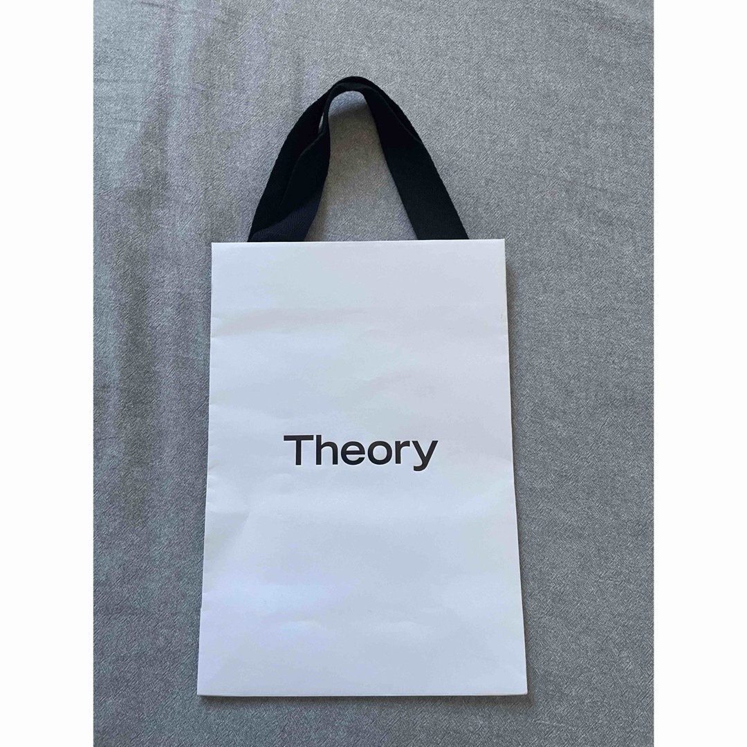 theory(セオリー)のTheory セオリー　ショッパー　紙袋 レディースのバッグ(ショップ袋)の商品写真