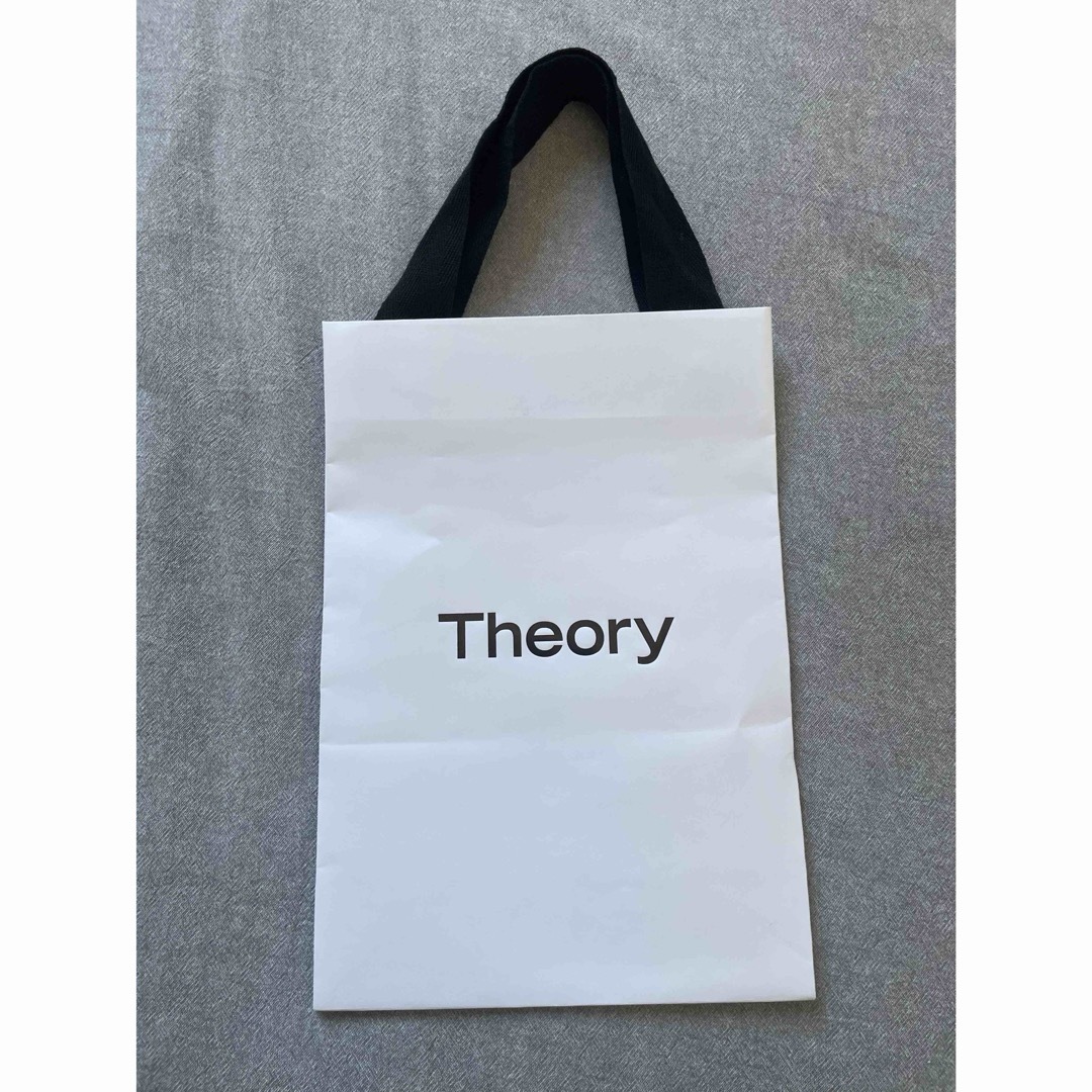 theory(セオリー)のTheory セオリー　ショッパー　紙袋 レディースのバッグ(ショップ袋)の商品写真