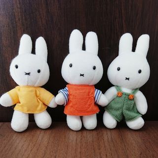 ミッフィー(miffy)の専用おまとめ ミッフィー   マスコット  ５体  13㎝  オマケ クマさん(ぬいぐるみ)