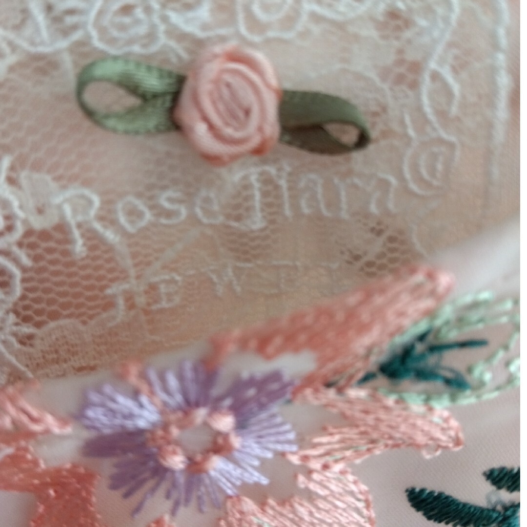 Rose Tiara(ローズティアラ)のローズティアラ　大きいサイズ　ワンピース刺繍花柄 レディースのワンピース(ひざ丈ワンピース)の商品写真