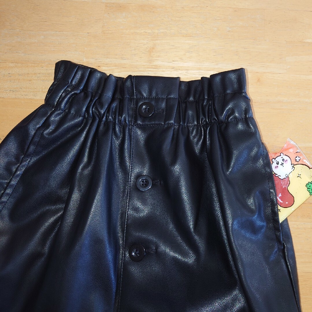 GU(ジーユー)のGU レザースカート キッズ/ベビー/マタニティのキッズ服女の子用(90cm~)(スカート)の商品写真