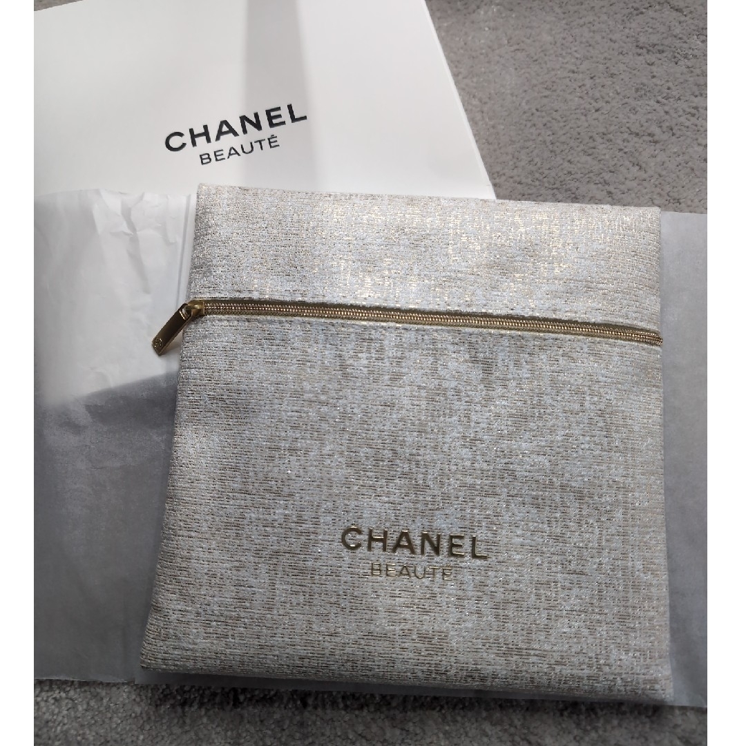 CHANEL(シャネル)のCHANEL シャネル ポーチ ノベルティー レディースのファッション小物(ポーチ)の商品写真