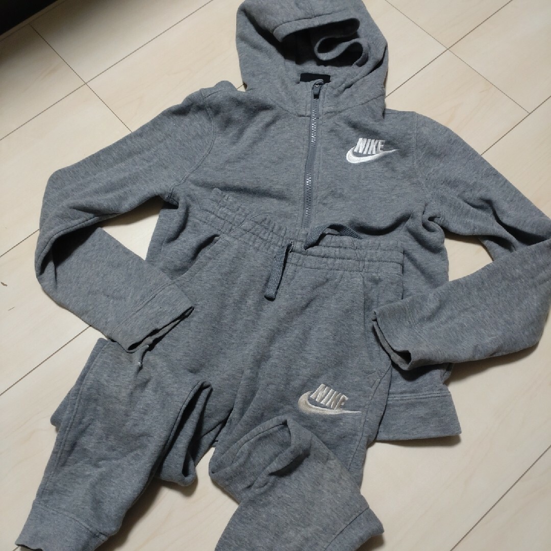 NIKE(ナイキ)のナイキ　スエットジャージ　140-130 キッズ/ベビー/マタニティのキッズ服男の子用(90cm~)(その他)の商品写真