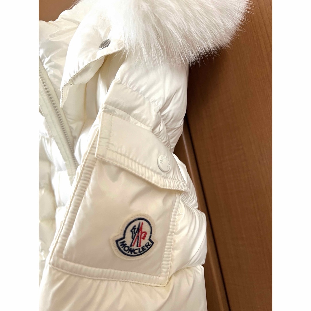 MONCLER(モンクレール)のモンクレール　ショートダウン レディースのジャケット/アウター(ダウンジャケット)の商品写真