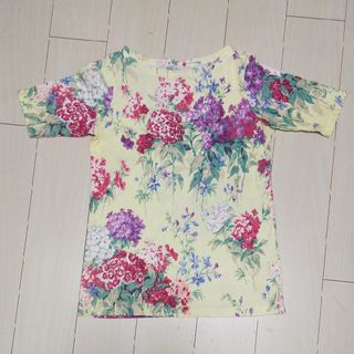 ユニクロ(UNIQLO)の紫陽花柄Tシャツ(Tシャツ(半袖/袖なし))