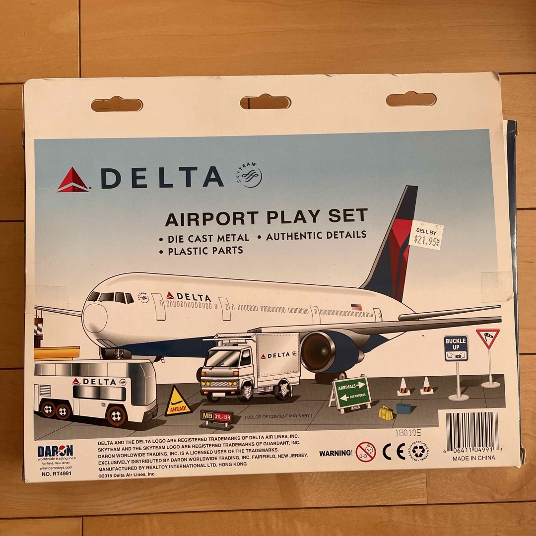 DELTA(デルタ)のデルタ航空　エアポート　プレイセット　 エンタメ/ホビーのおもちゃ/ぬいぐるみ(ミニカー)の商品写真