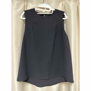 ザラ(ZARA)の【ZARA】ノースリーブトップス【値下げ中】(カットソー(半袖/袖なし))