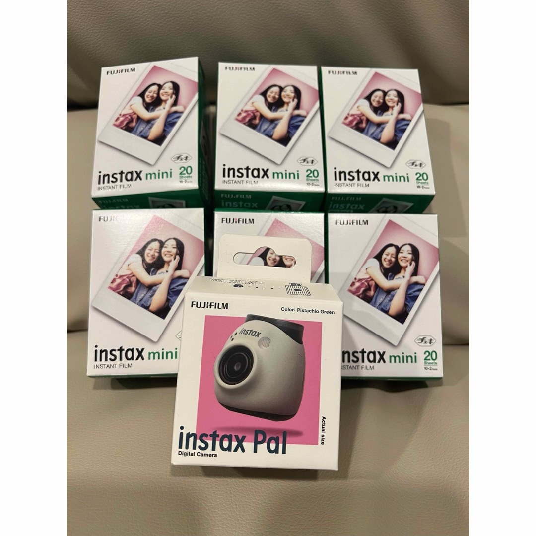 インスタントカメラ チェキ instax Pal ピスタチオグリーン ＆フィルム スマホ/家電/カメラのカメラ(フィルムカメラ)の商品写真