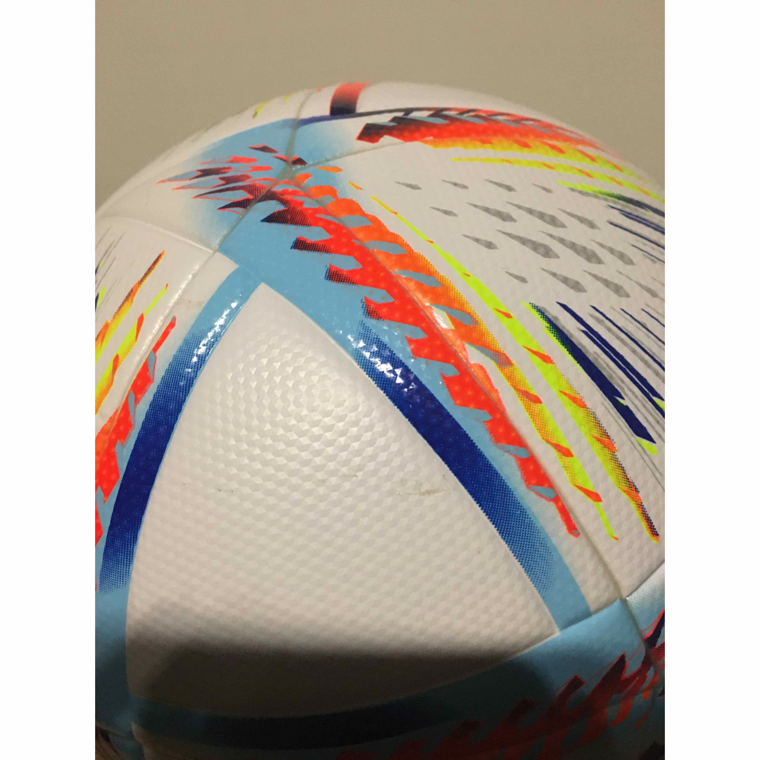 adidas(アディダス)のAL RIHLA 5号球　レプリカ　2022 スポーツ/アウトドアのサッカー/フットサル(ボール)の商品写真