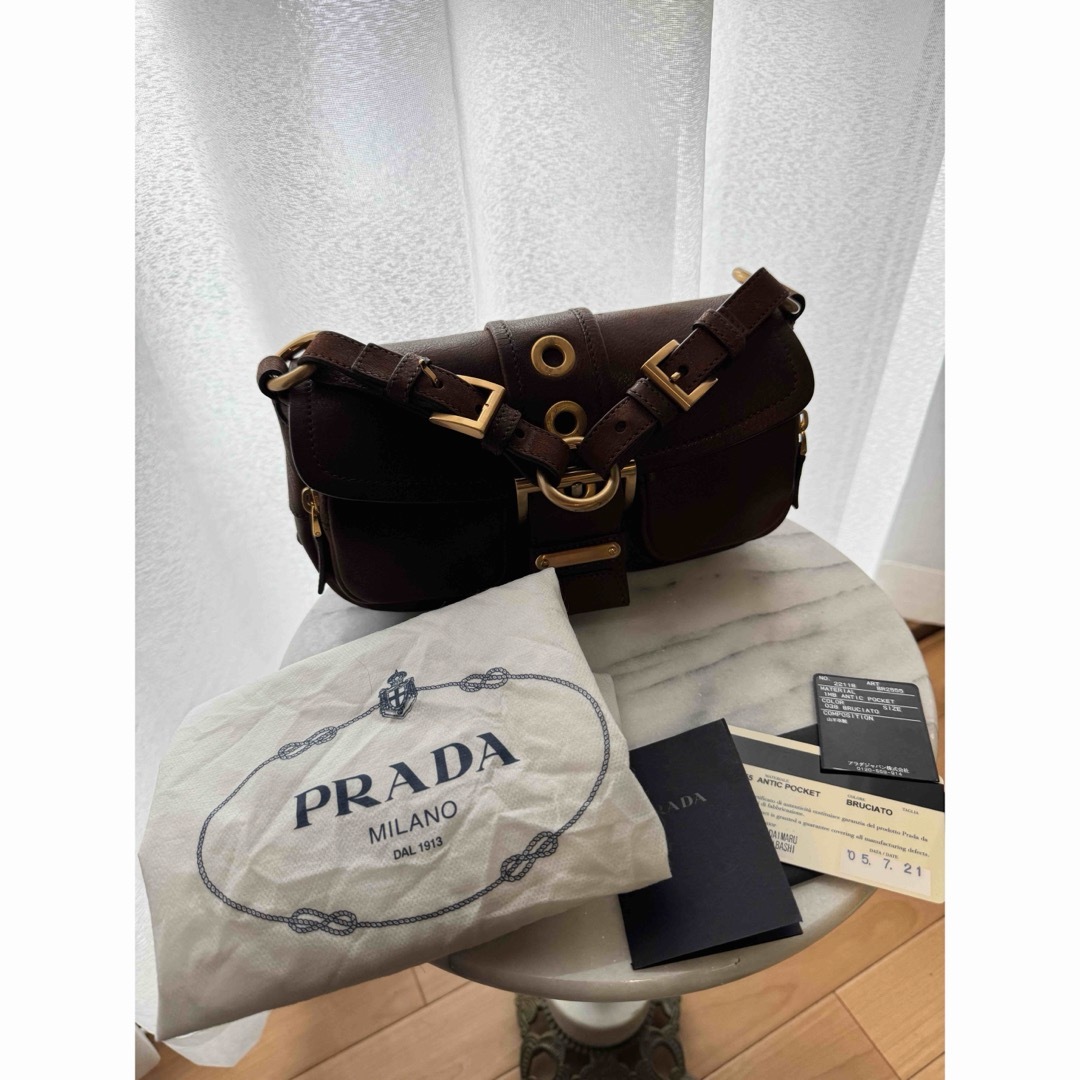 PRADA(プラダ)のプラダ PRADA  ワンショルダー　ショルダーバッグ　山羊革製 イタリア製 レディースのバッグ(ショルダーバッグ)の商品写真