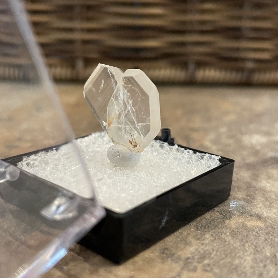 鉱物標本、原石、水晶、日本式双晶、長崎県 エンタメ/ホビーのコレクション(その他)の商品写真