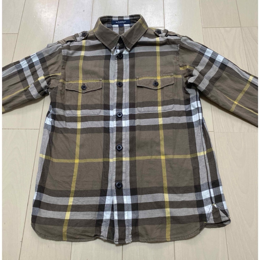 BURBERRY(バーバリー)のキッズ　シャツ　130  キッズ/ベビー/マタニティのキッズ服男の子用(90cm~)(Tシャツ/カットソー)の商品写真