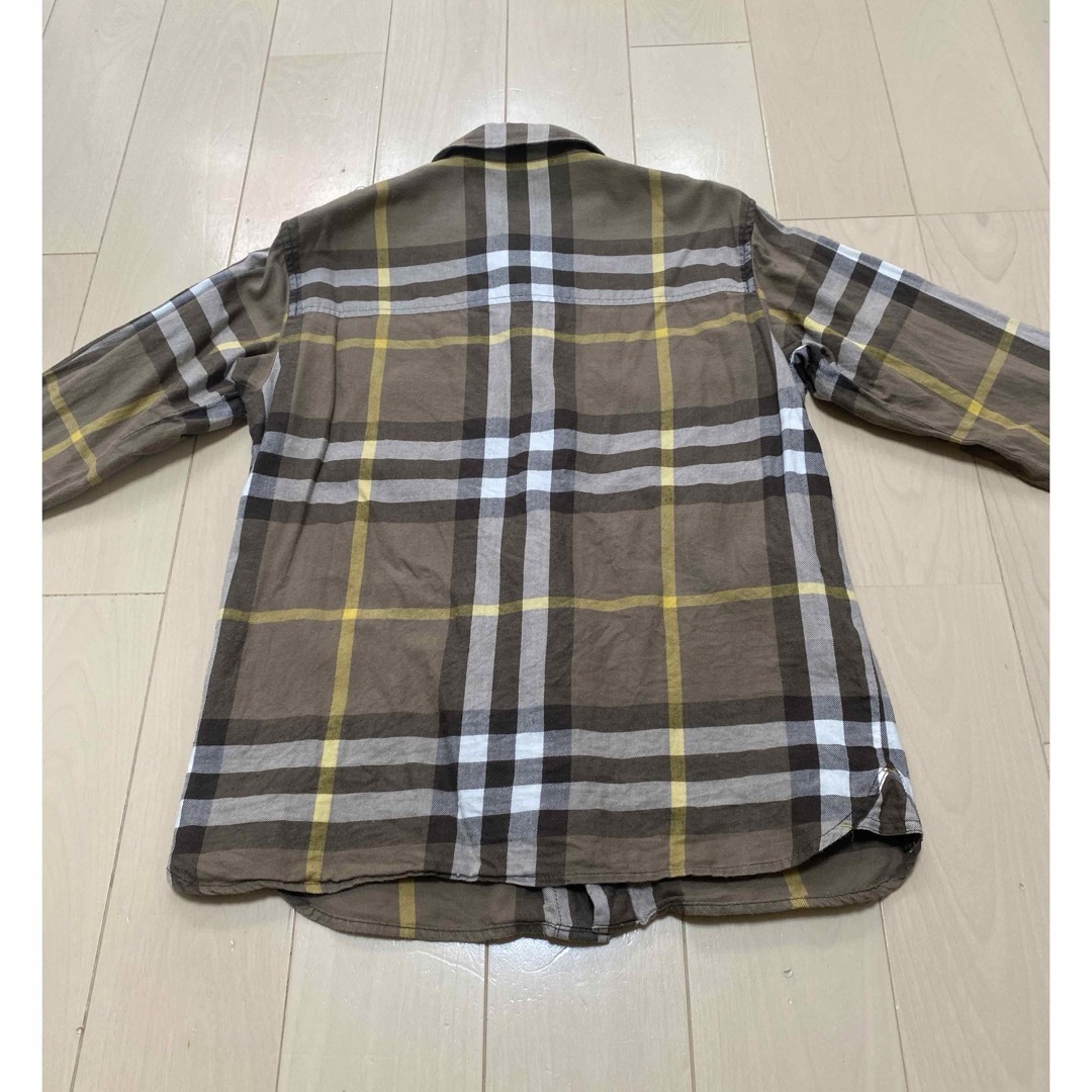 BURBERRY(バーバリー)のキッズ　シャツ　130  キッズ/ベビー/マタニティのキッズ服男の子用(90cm~)(Tシャツ/カットソー)の商品写真