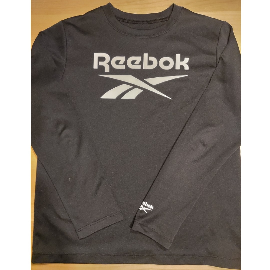 Reebok(リーボック)の【匿名配送】Reebok　長袖Tシャツ150 キッズ/ベビー/マタニティのキッズ服男の子用(90cm~)(Tシャツ/カットソー)の商品写真