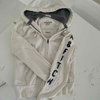 アバクロンビーアンドフィッチ(Abercrombie&Fitch)のAbercrombie パーカー(パーカー)