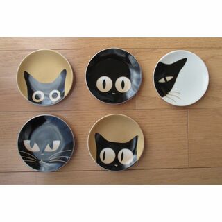 かわいい猫の小皿　日本製　5枚セット　直径9cm(食器)