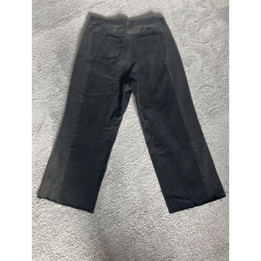 GU(ジーユー)のGU 2.3回着用 パッチワークストレートジーンズ 3XL 裾上げ済み 黒系 レディースのパンツ(デニム/ジーンズ)の商品写真