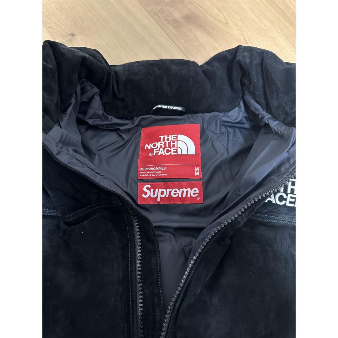 Supreme(シュプリーム)のsupreme north face suede nuptse jacket M メンズのジャケット/アウター(ダウンジャケット)の商品写真