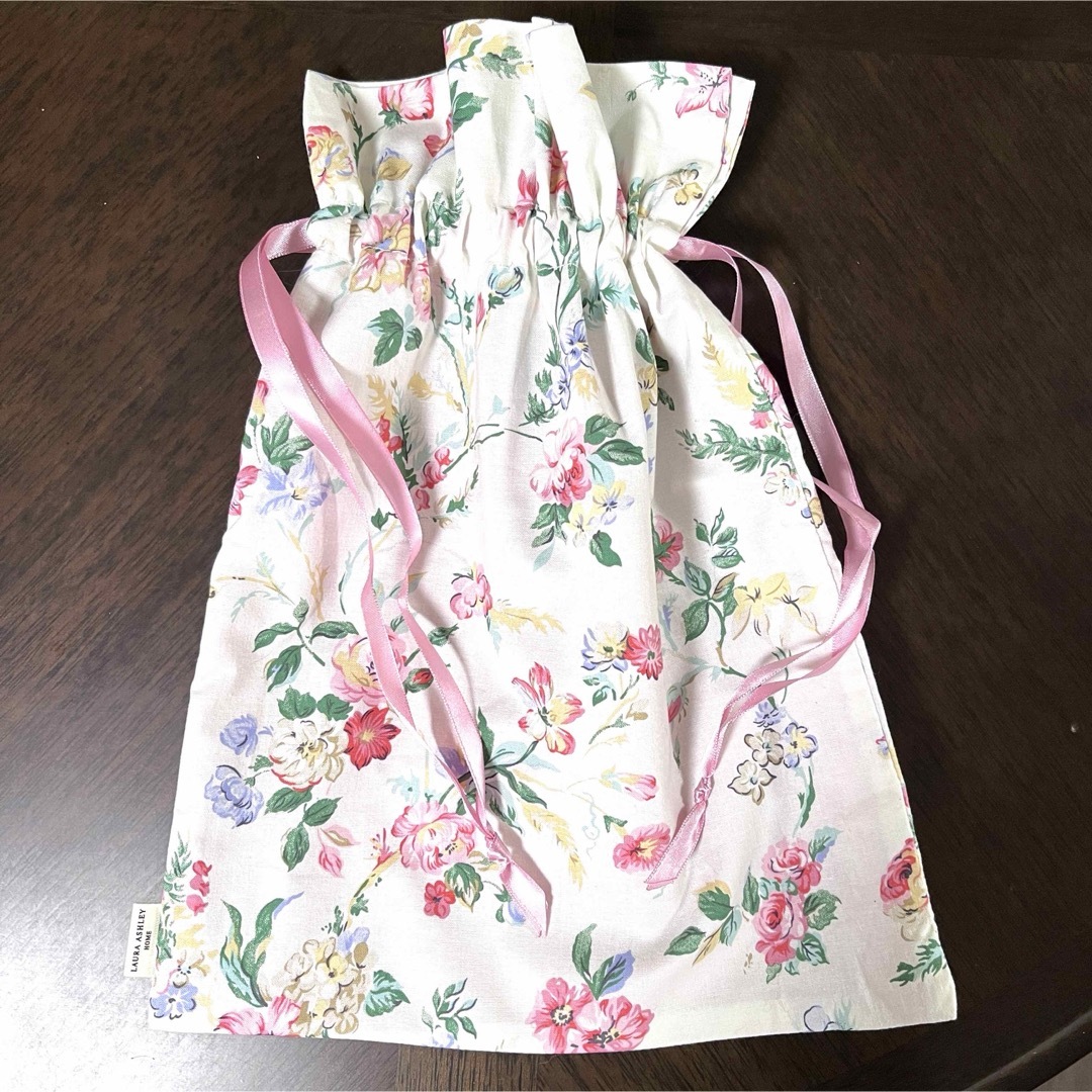 LAURA ASHLEY(ローラアシュレイ)の新品 ローラアシュレイ Laura Ashley バッグ 薔薇 ローズ  レディースのファッション小物(ポーチ)の商品写真