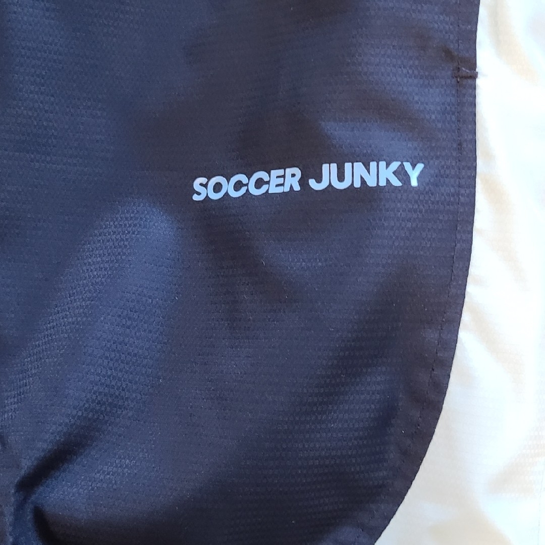 soccer junky(サッカージャンキー)の送料込🌟早い者勝ち🌟サッカージャンキー🌟パデットJKT&パンツセット スポーツ/アウトドアのサッカー/フットサル(ウェア)の商品写真