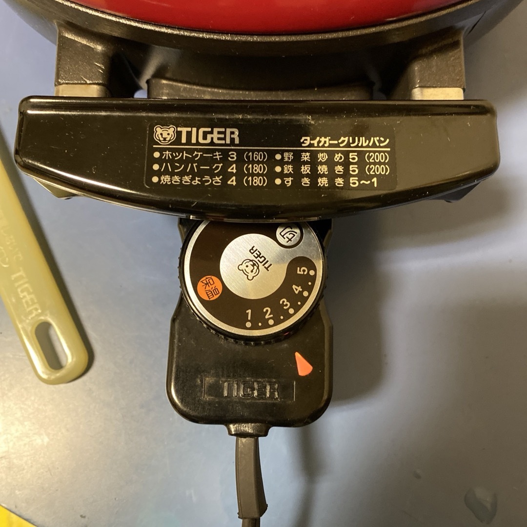 TIGER(タイガー)のタイガーグリルパンCGF-1000 スマホ/家電/カメラの調理家電(ホットプレート)の商品写真