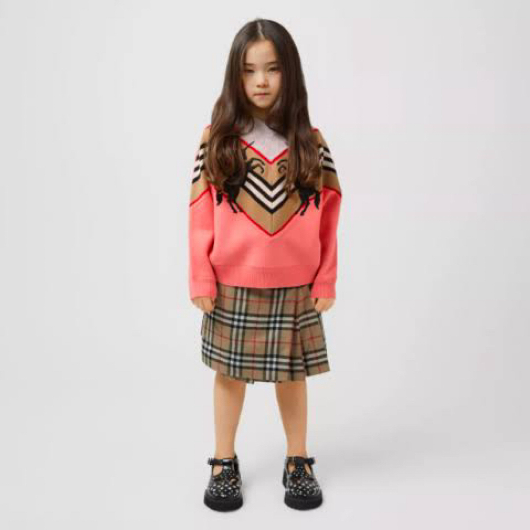 BURBERRY(バーバリー)の未使用に近い バーバリー ユニコーン ニット セーター ピンク キッズ/ベビー/マタニティのキッズ服女の子用(90cm~)(ニット)の商品写真