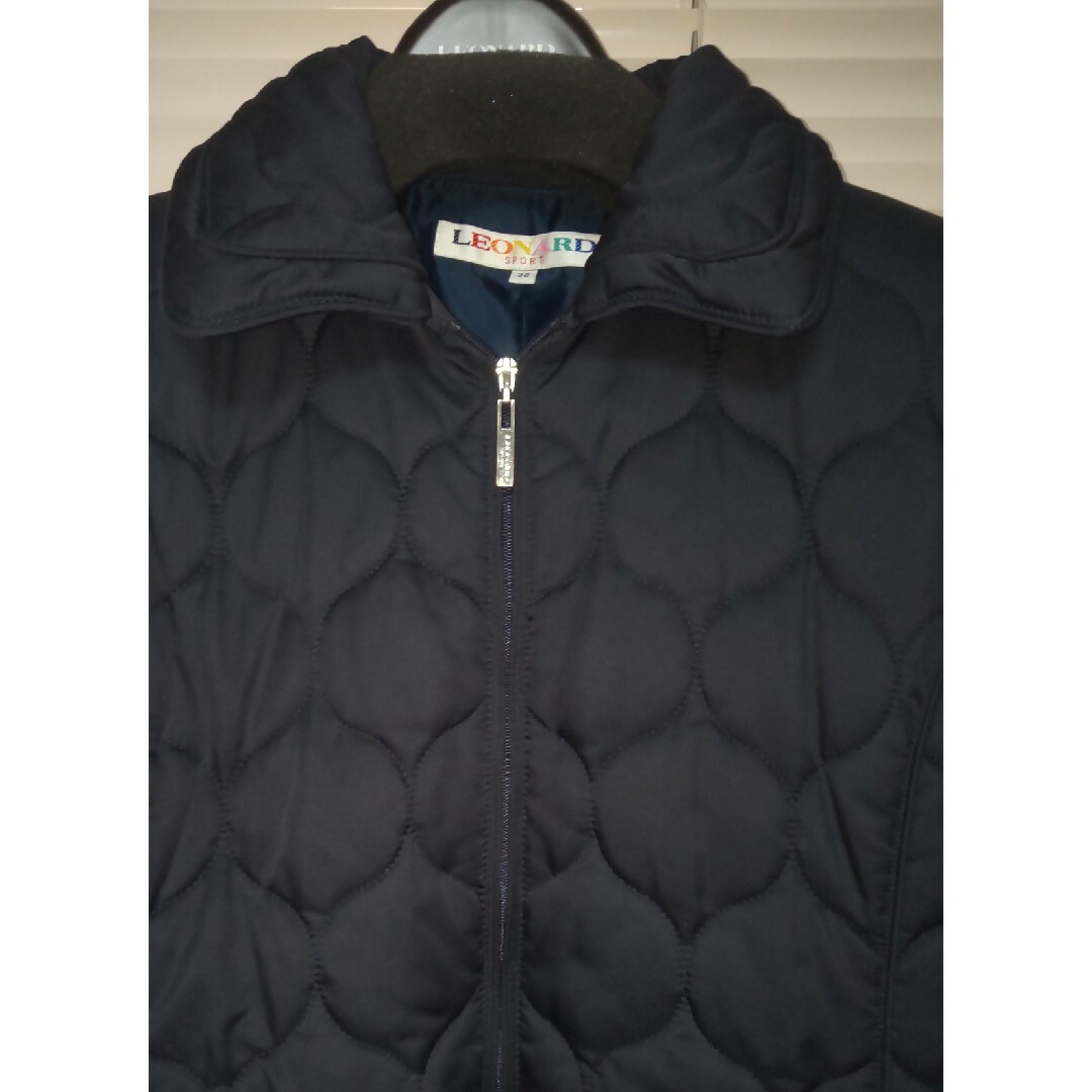 LEONARD(レオナール)のレオナール スポーツ 中綿 コート ロング ネイビー 38 超美品  近年 レディースのジャケット/アウター(ロングコート)の商品写真