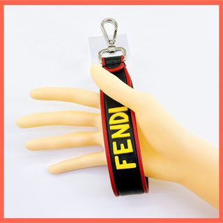 フェンディ(FENDI)のフェンディ FENDI レザー キーホルダー ブラック×イエロー×レッド(キーホルダー)