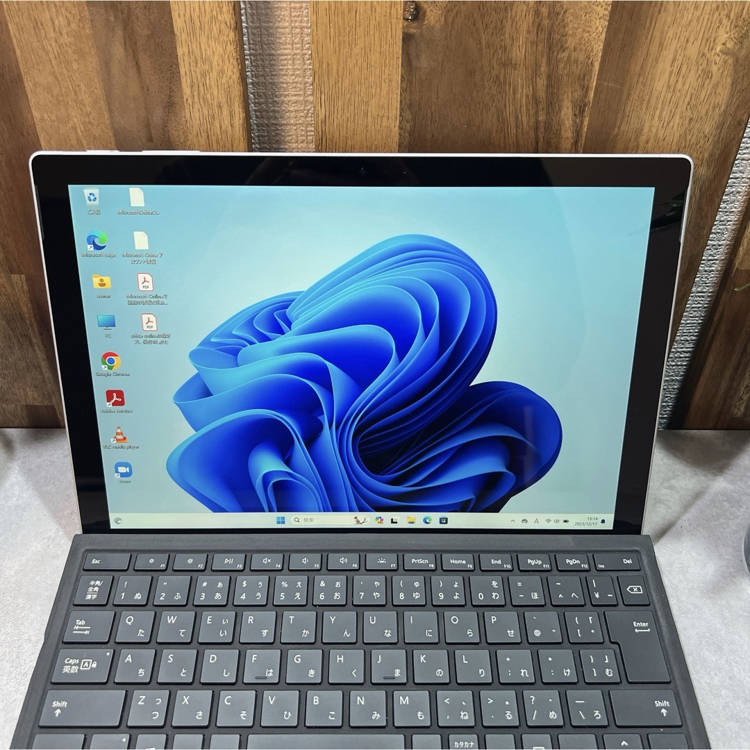Microsoft - 【美品】Surface pro 5☘Core m3第7世代☘SSD☘メモリ4GB