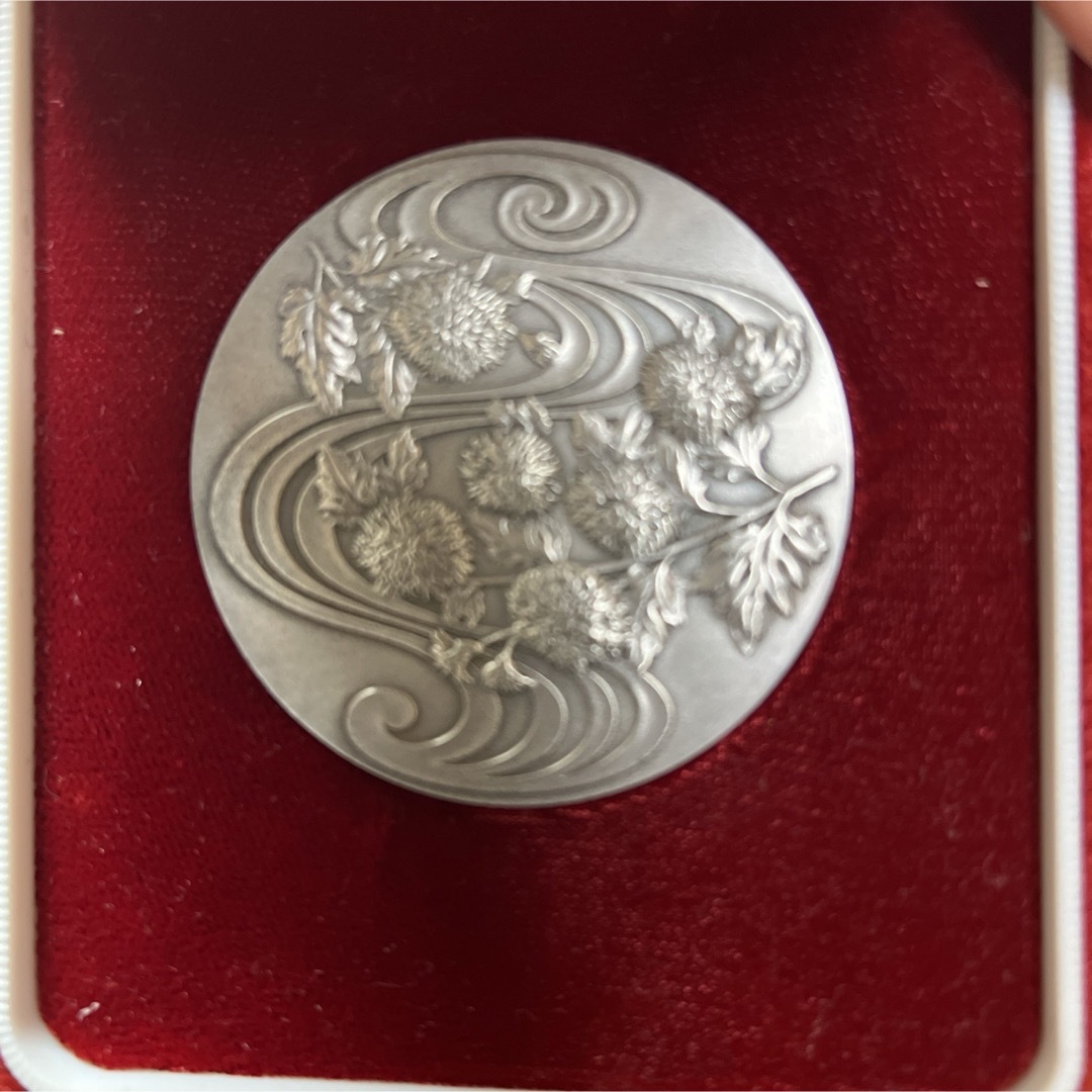 天皇陛下御在位六十年記念貨幣発行 記念 1986年 メダル 銀貨 60年直径約55mm仕上げ
