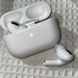 アップル(Apple)のワイヤレスイヤホン AirPods Proに負けない 高品質 Apple(ヘッドフォン/イヤフォン)