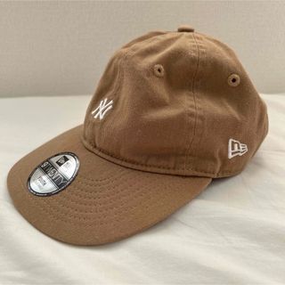 ニューエラー(NEW ERA)の美品　ニューエラ　キャップ　ベージュ　ブラウン　ロゴキャップ(キャップ)