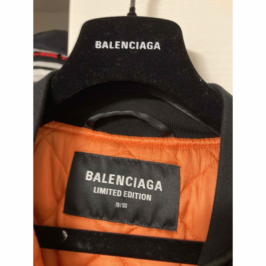 Balenciaga(バレンシアガ)のbalenciaga cities paris bomber jacket  メンズのジャケット/アウター(フライトジャケット)の商品写真