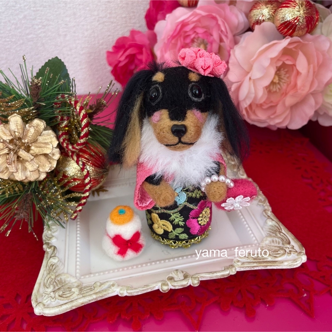 ★お正月限定★ handmade♡羊毛フェルト犬♡ブラックタンダックスちゃん ハンドメイドのぬいぐるみ/人形(ぬいぐるみ)の商品写真