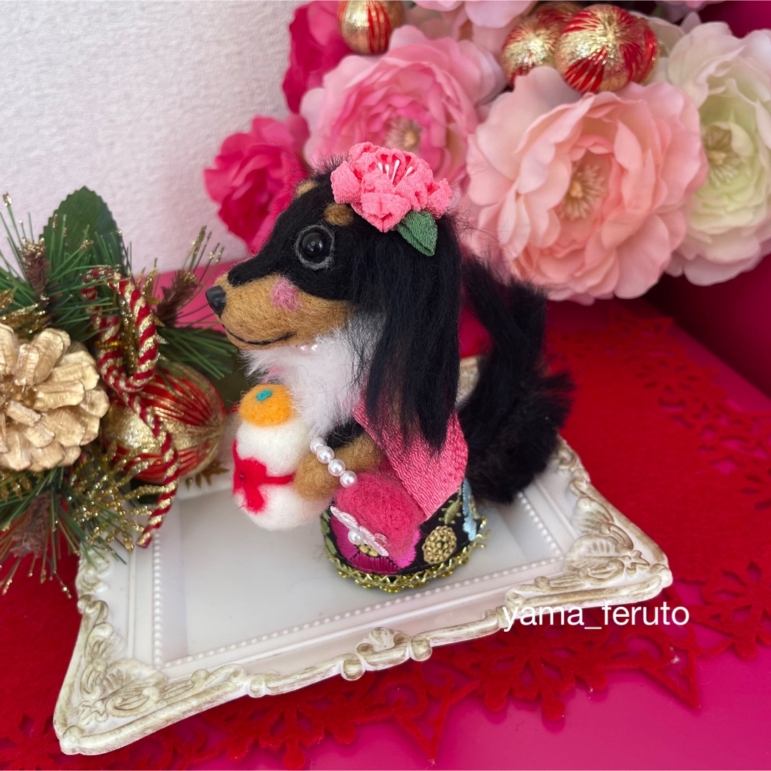 ★お正月限定★ handmade♡羊毛フェルト犬♡ブラックタンダックスちゃん ハンドメイドのぬいぐるみ/人形(ぬいぐるみ)の商品写真