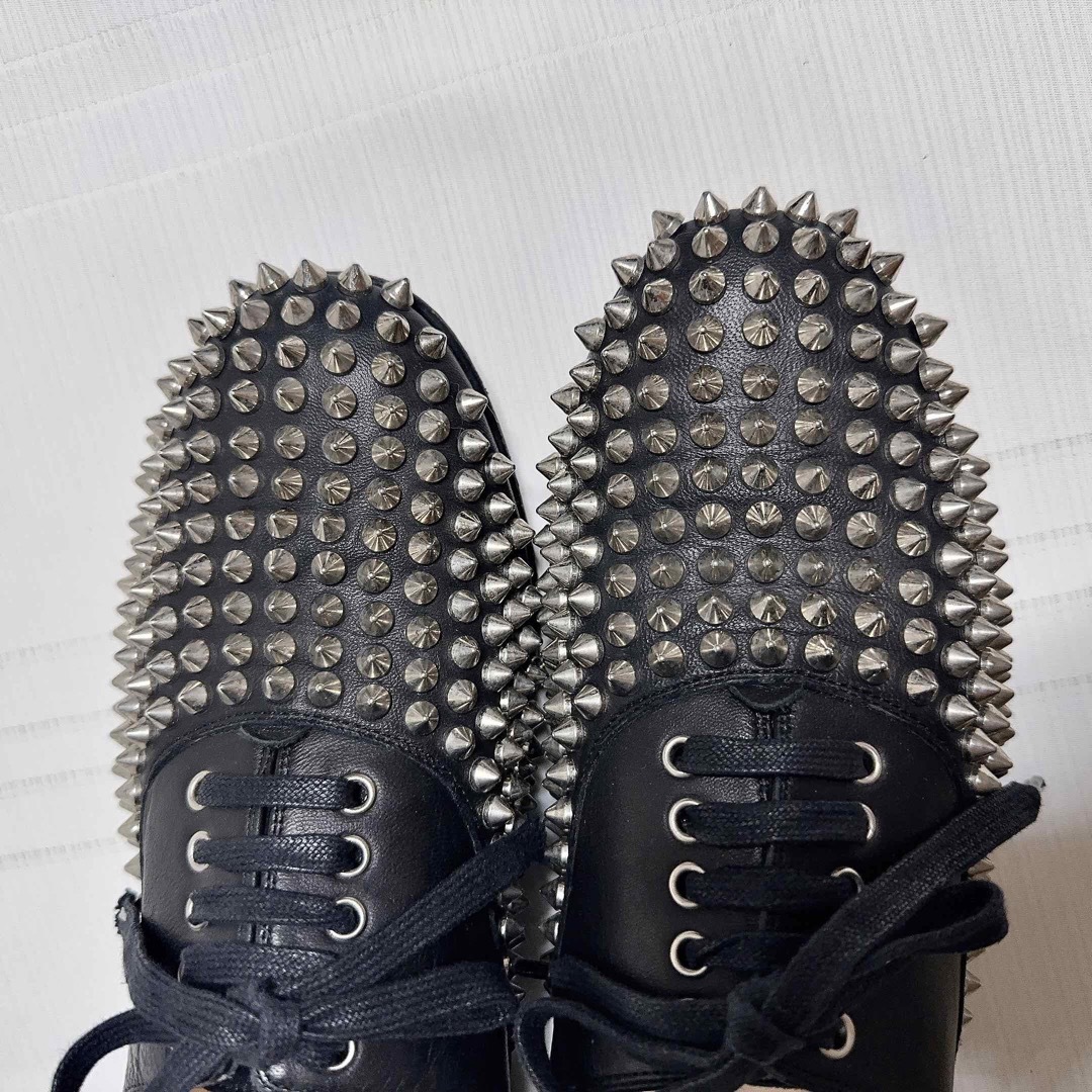 Christian Louboutin(クリスチャンルブタン)のルブタン　スタッズ　ローファー　革靴　フラットシューズ　パンプス　靴　美品 レディースの靴/シューズ(ローファー/革靴)の商品写真