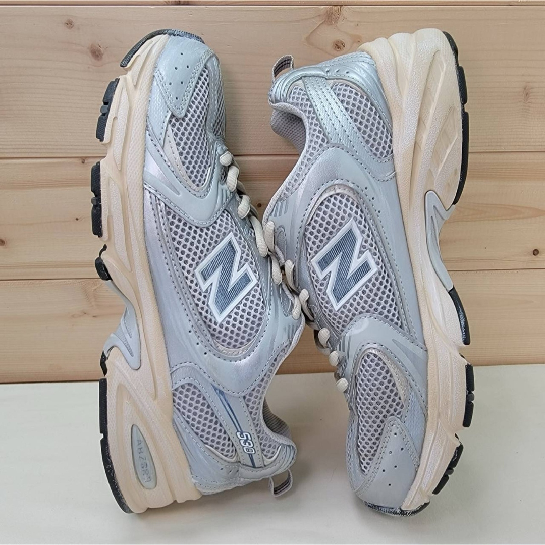 New Balance(ニューバランス)のニューバランス MR530VS グレー/シルバー 24cm レディースの靴/シューズ(スニーカー)の商品写真