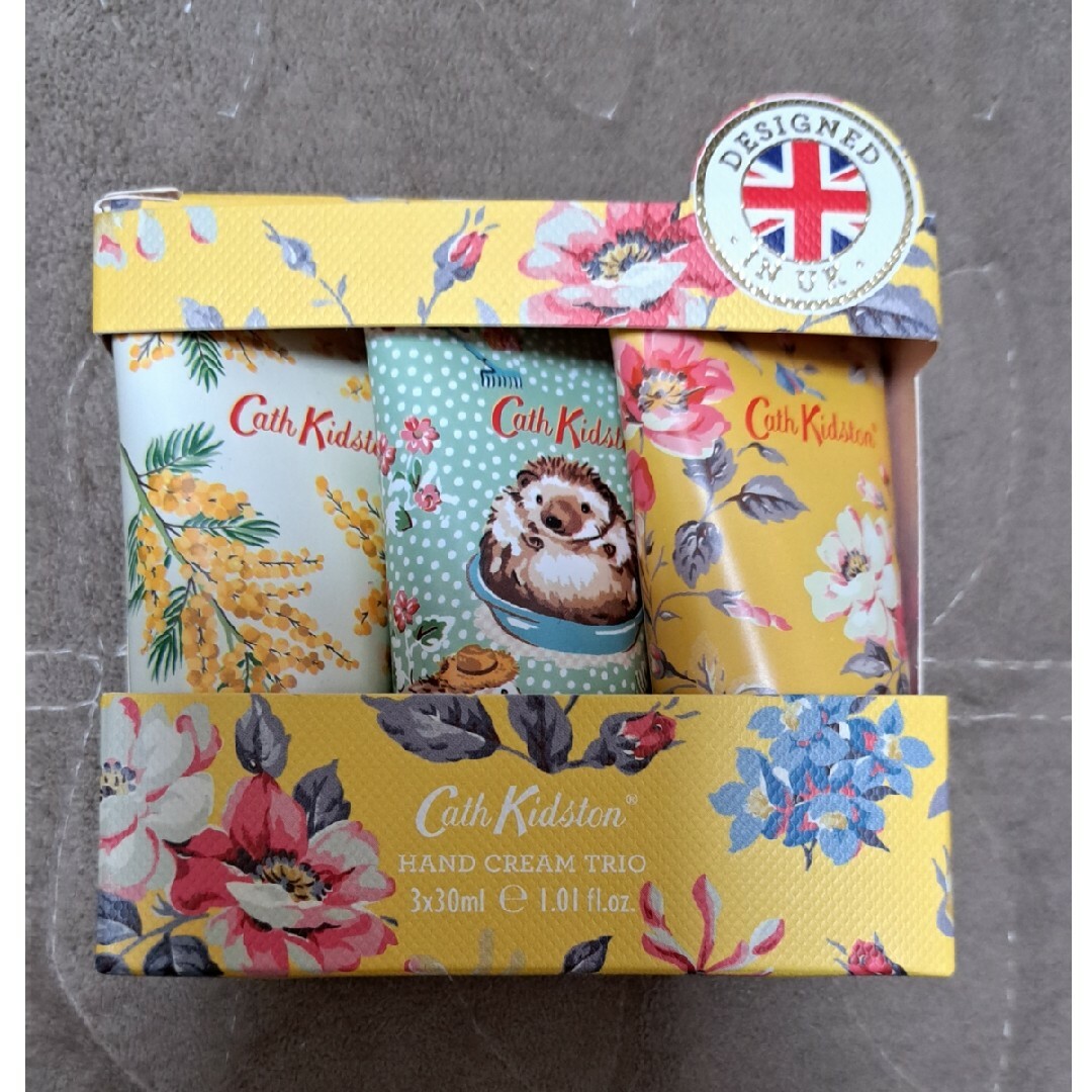 Cath Kidston(キャスキッドソン)のキャス・キッドソンハンドクリームトリオガーデナーズクラブ３本組 コスメ/美容のボディケア(ハンドクリーム)の商品写真