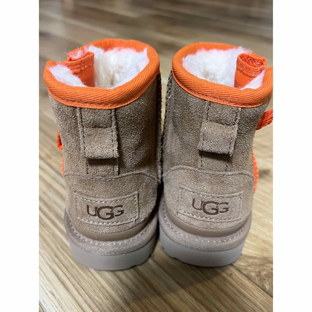 UGG(アグ)の値下げ　UGG ムートンブーツ16cm キッズ/ベビー/マタニティのキッズ靴/シューズ(15cm~)(ブーツ)の商品写真