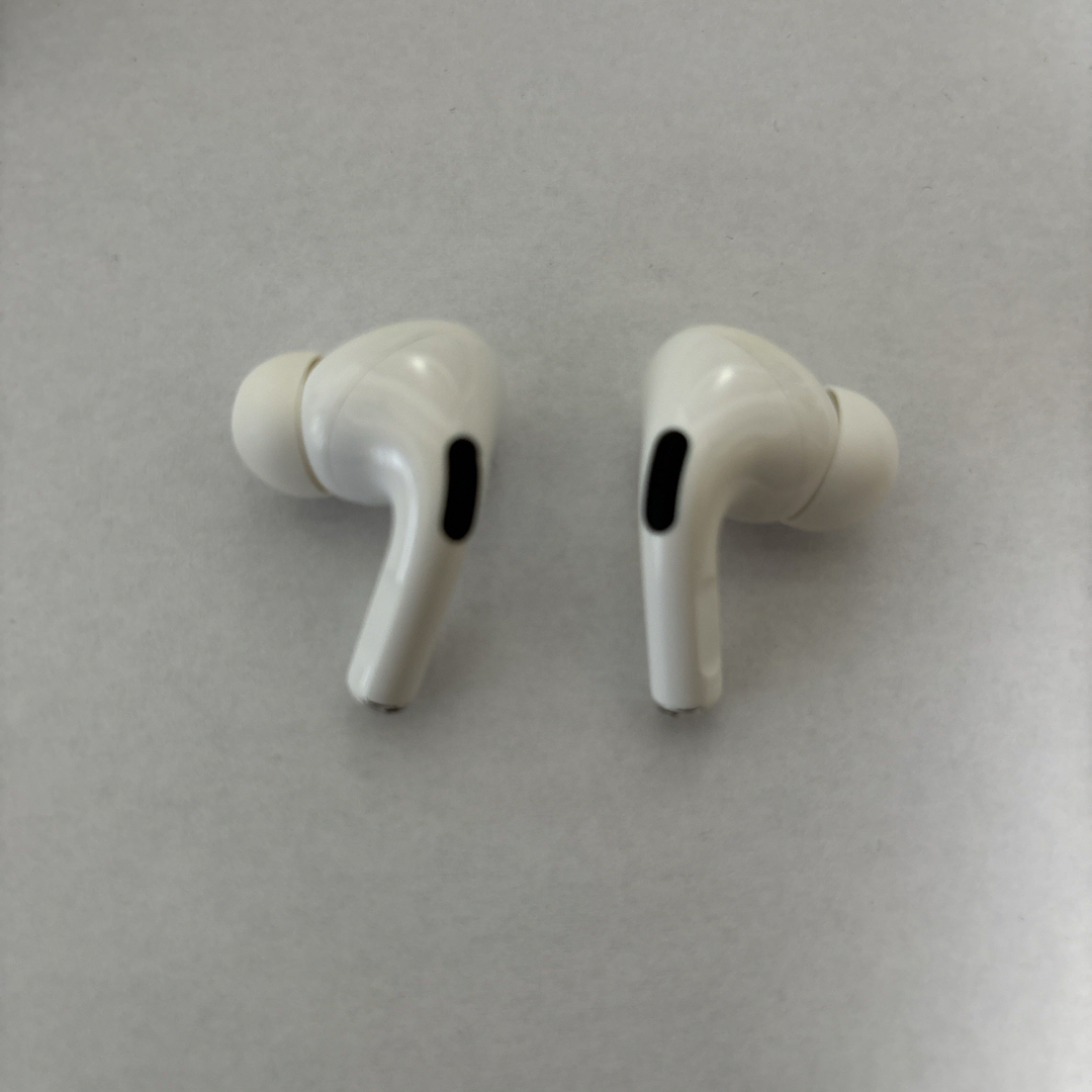 Apple(アップル)のAirPods Pro(初代) スマホ/家電/カメラのオーディオ機器(ヘッドフォン/イヤフォン)の商品写真